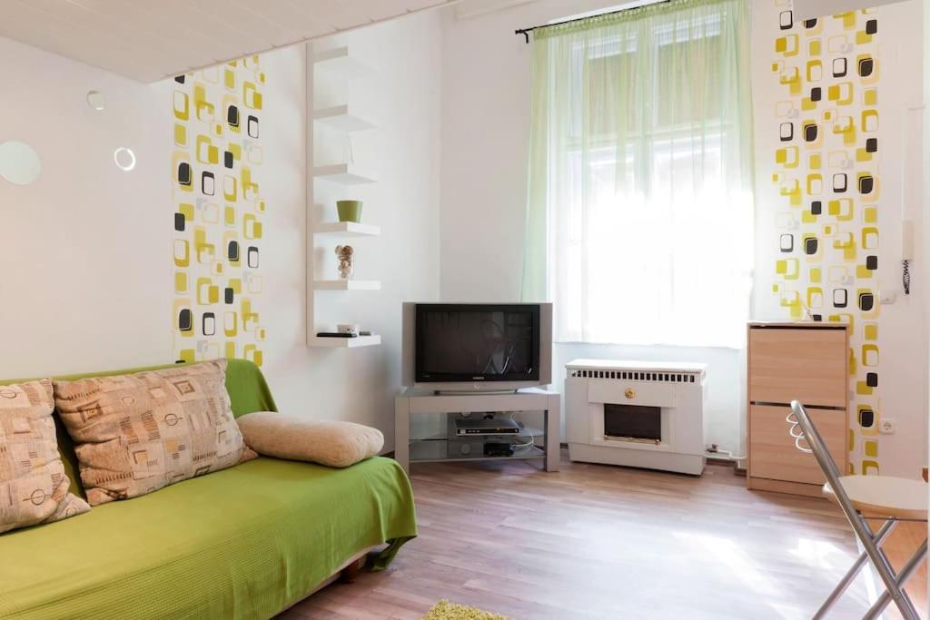 Apartament Dora'S Calm Nest Over The Chestnut Tree Budapeszt Zewnętrze zdjęcie