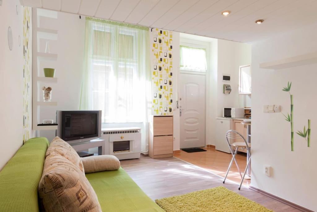 Apartament Dora'S Calm Nest Over The Chestnut Tree Budapeszt Zewnętrze zdjęcie
